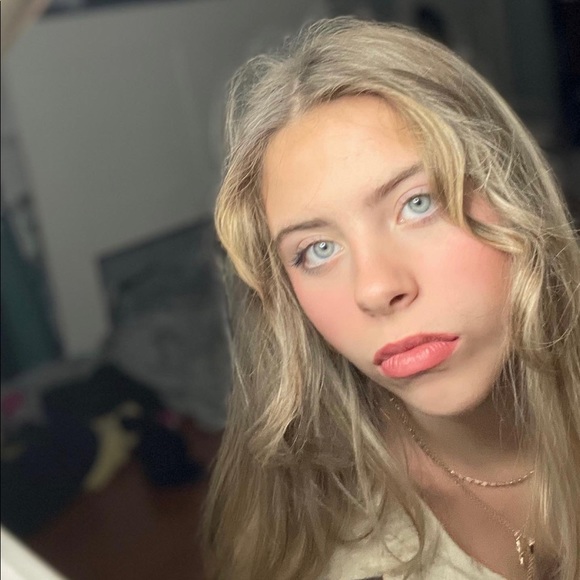 Meet your Posher, Lily - Picture 1 of 1